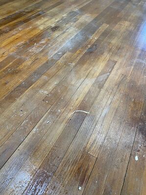 Hardwood Floor Cleaning Services in Woodlawn, MD (1)